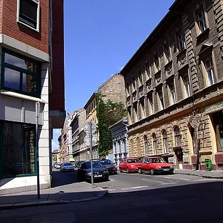 Cozy & Quiet Near Kiraly Street, Ac, Perfect For 4 Guests! * Budapešť