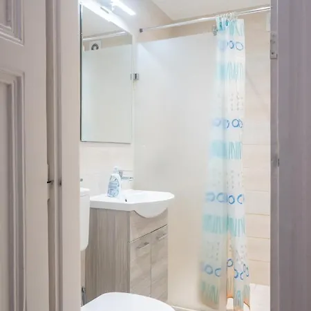 Appartement Cozy & Quiet Near Kiraly Street Free Parking, Ac, Perfect For 4 Guests! *