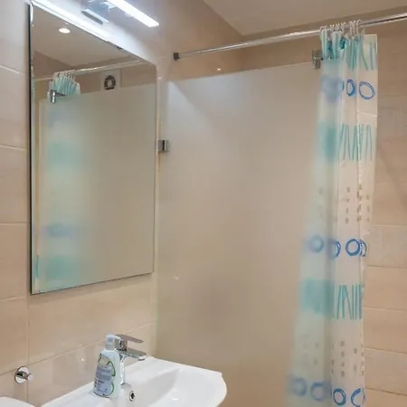Cozy & Quiet Near Kiraly Street Free Parking, Ac, Perfect For 4 Guests! Boedapest