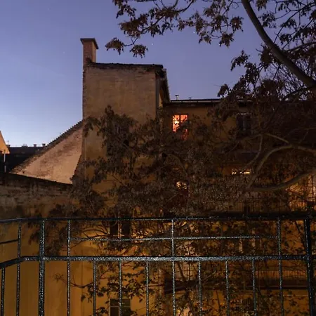 Cozy & Quiet Near Kiraly Street Free Parking, Ac, Perfect For 4 Guests! Appartement