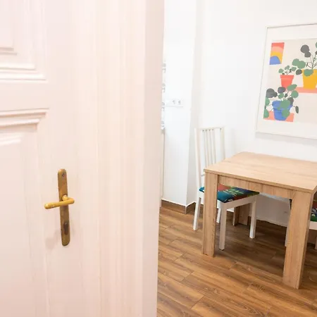Cozy & Quiet Near Kiraly Street Free Parking, Ac, Perfect For 4 Guests! Appartement *