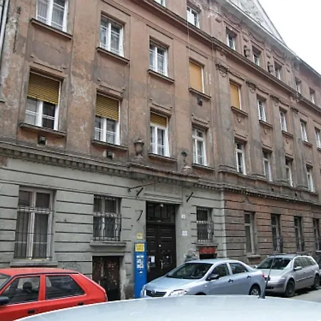 Appartement Cozy & Quiet Near Kiraly Street Free Parking, Ac, Perfect For 4 Guests! *